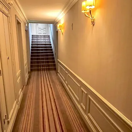 Pierre Charron C Apartment